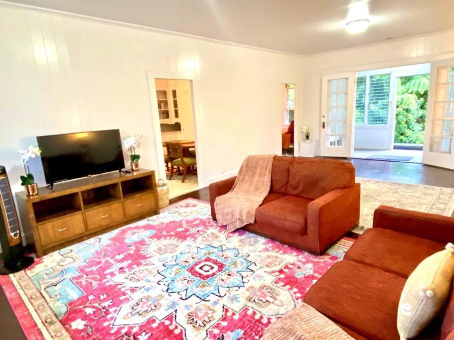 Your Hilo Homebase - Lovely 3 Bedroom In Heart Of Hilo With Ac! Exterior photo