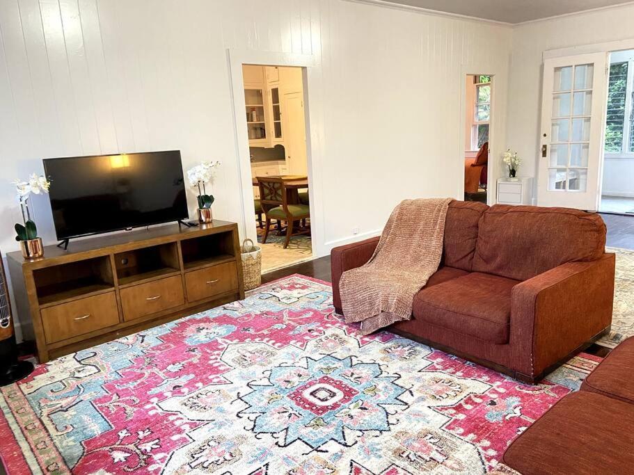 Your Hilo Homebase - Lovely 3 Bedroom In Heart Of Hilo With Ac! Exterior photo