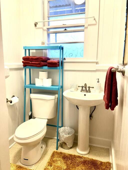 Your Hilo Homebase - Lovely 3 Bedroom In Heart Of Hilo With Ac! Exterior photo