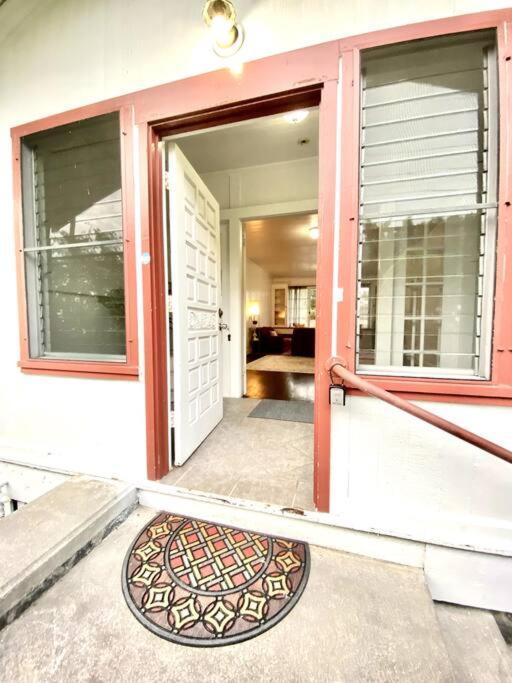 Your Hilo Homebase - Lovely 3 Bedroom In Heart Of Hilo With Ac! Exterior photo