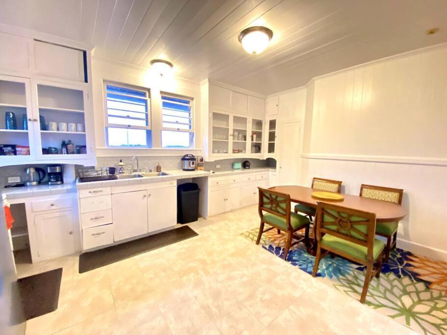 Your Hilo Homebase - Lovely 3 Bedroom In Heart Of Hilo With Ac! Exterior photo