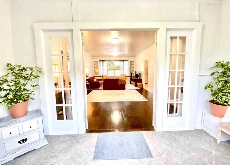 Your Hilo Homebase - Lovely 3 Bedroom In Heart Of Hilo With Ac! Exterior photo